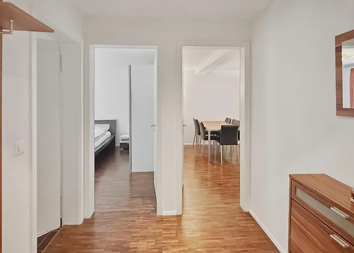 1br With Balcony Near - Flower 1