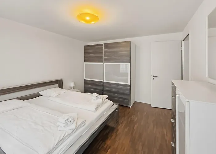 1br With Balcony Near - Flower 1