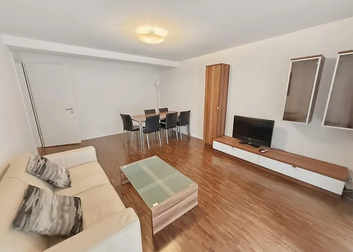 Appartement 1br With Balcony Near - Flower 1