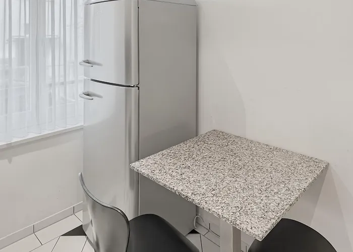 1br With Balcony Near - Flower 1