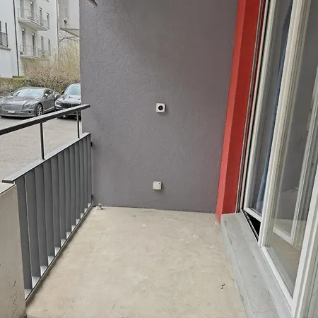 1br With Balcony Near - Flower 1 아파트
